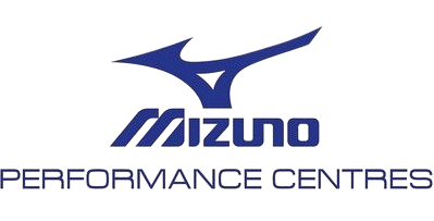 Mizuno Performance Centres-Logo in blauer Schrift auf weißem Hintergrund.